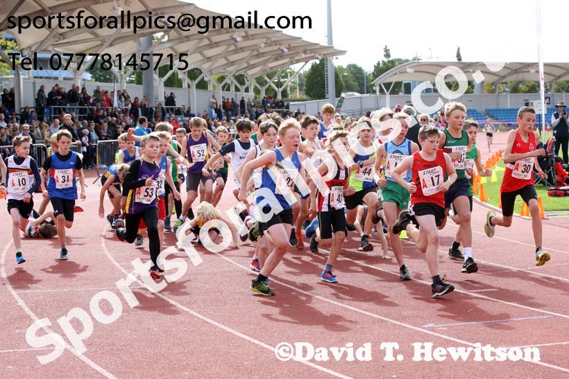 Boys under-13s 3 stage relay, Northern Senior 6 and 4 and Junior Stage Road Relays, SportsCity, Manchester. Photo:  David T. Hewitson/Sports for All Pics
